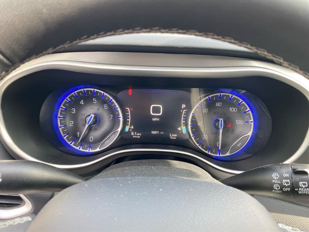 Used 2024 Chrysler Pacifica Touring-L FWD image 19