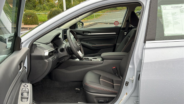 New 2026 Nissan Altima 2.5 SR AWD/4WD image 10