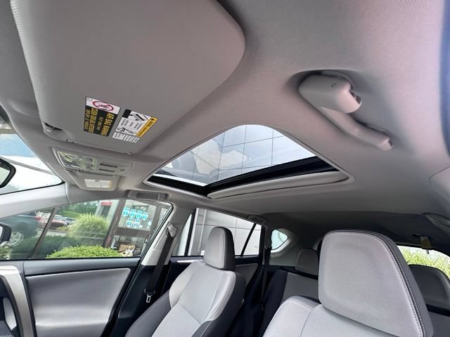Used 2014 Toyota RAV4 XLE AWD/4WD image 19