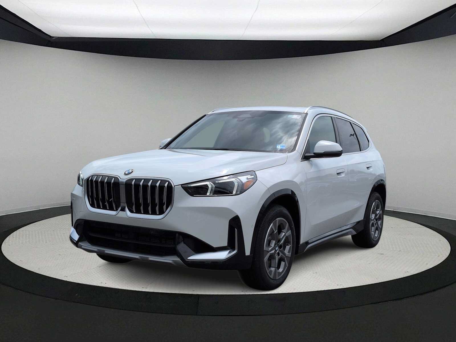 New 2026 BMW X1 xDrive28i w/ Technology Package AWD/4WD image 4