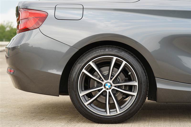 Used 2019 BMW 230i Convertible w/ Premium Package RWD image 28