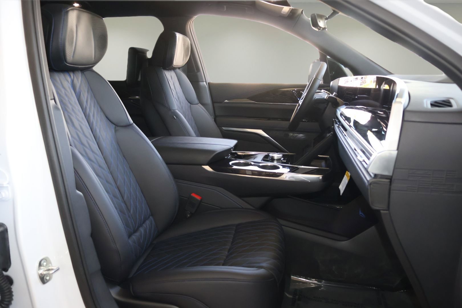 New 2026 Cadillac Escalade IQL Sport 1 w/ LPO, Floor Liner Package AWD/4WD image 20