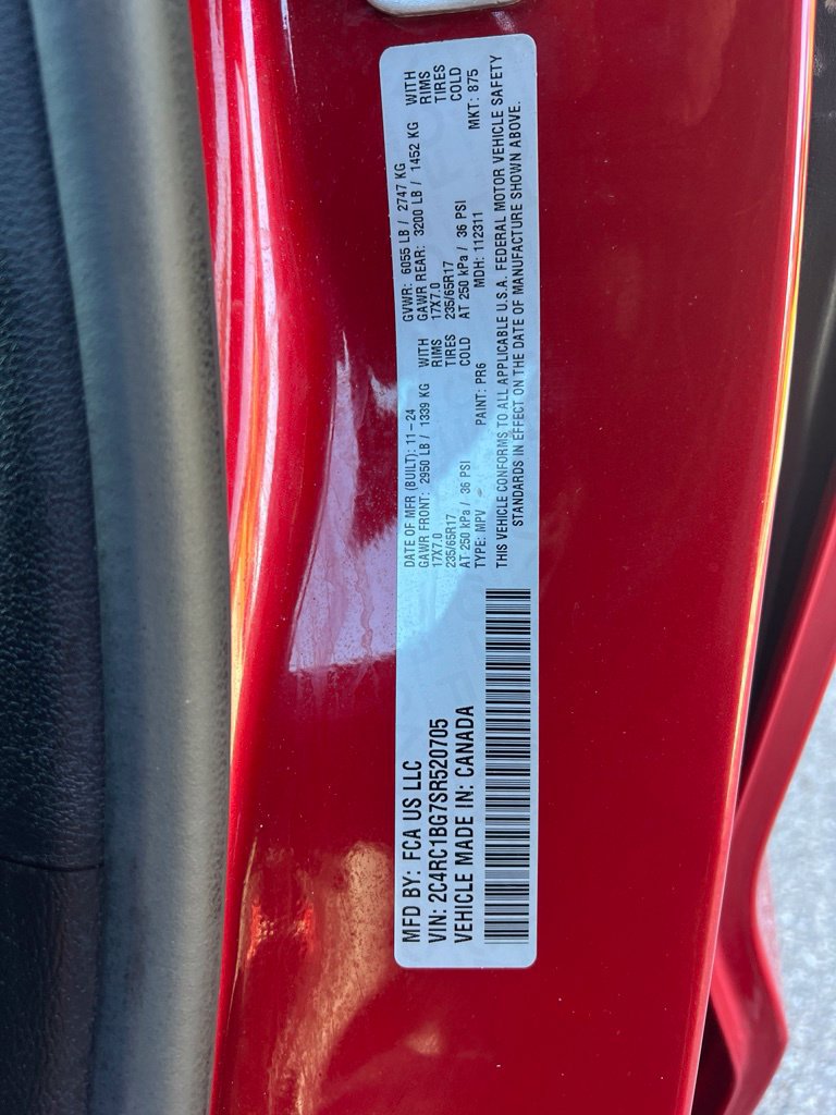 Certified 2025 Chrysler Pacifica Select FWD image 27