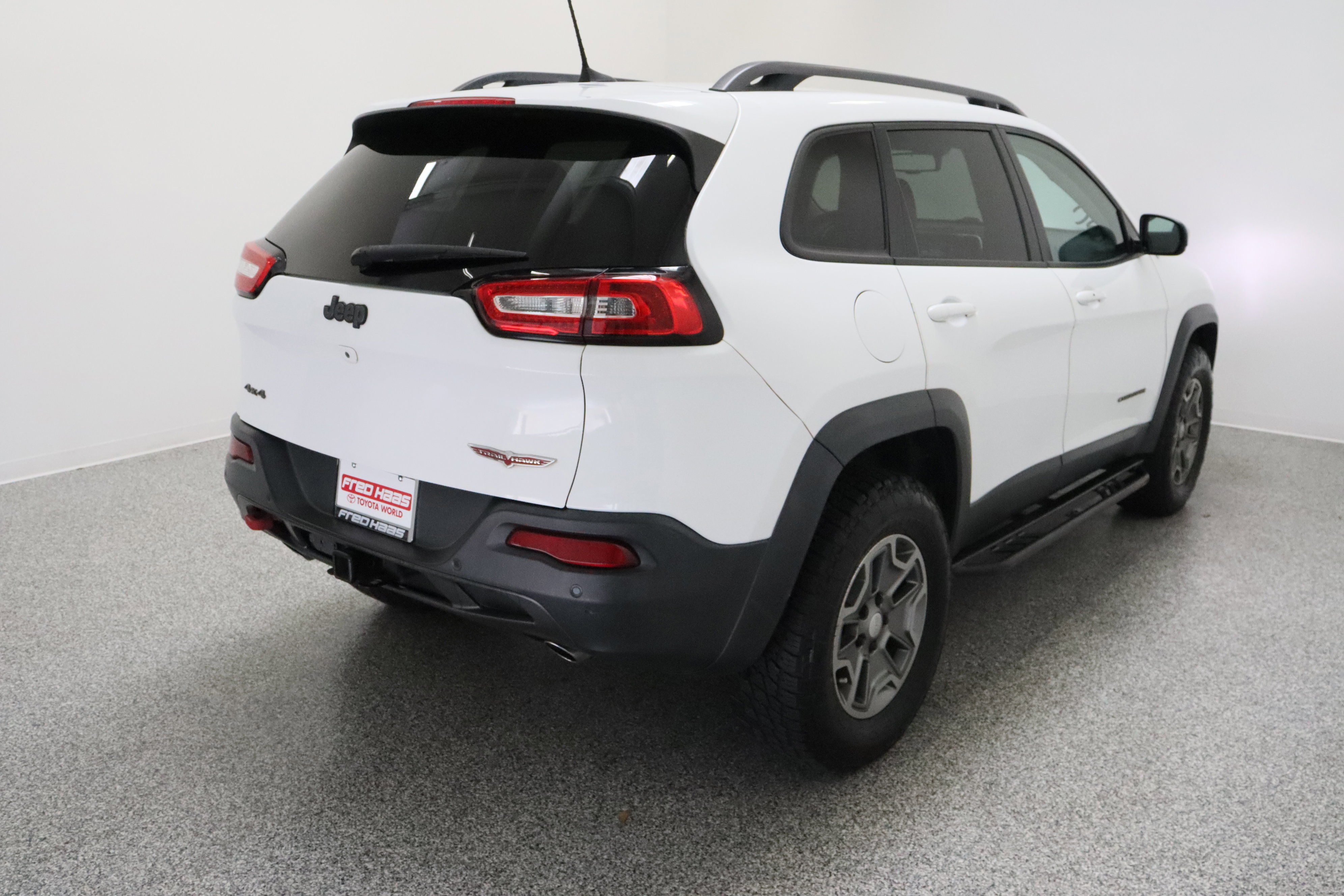 Used 2018 Jeep Cherokee Trailhawk w/ Quick Order Package 27L image 7