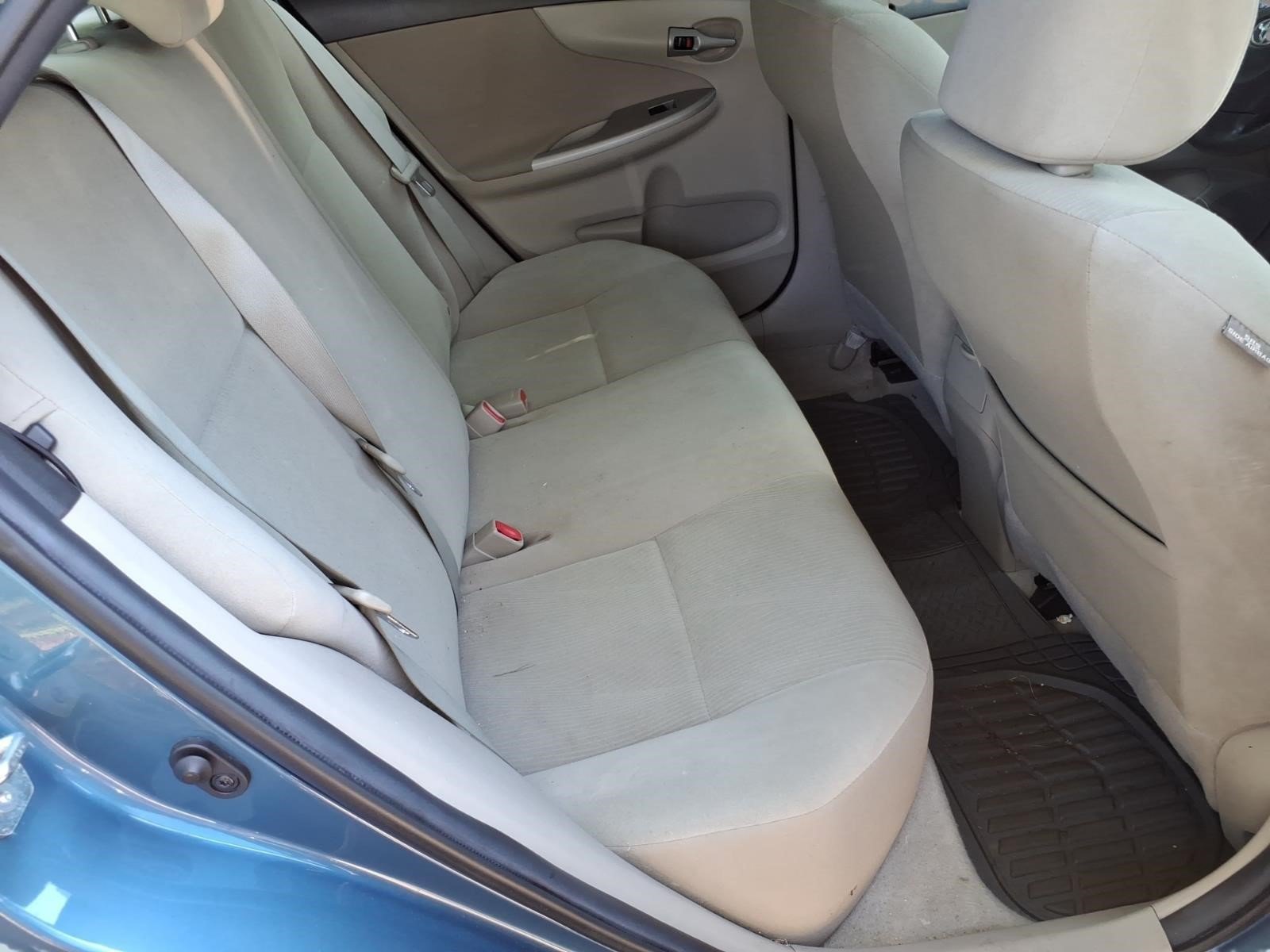 Used 2013 Toyota Corolla LE FWD image 7