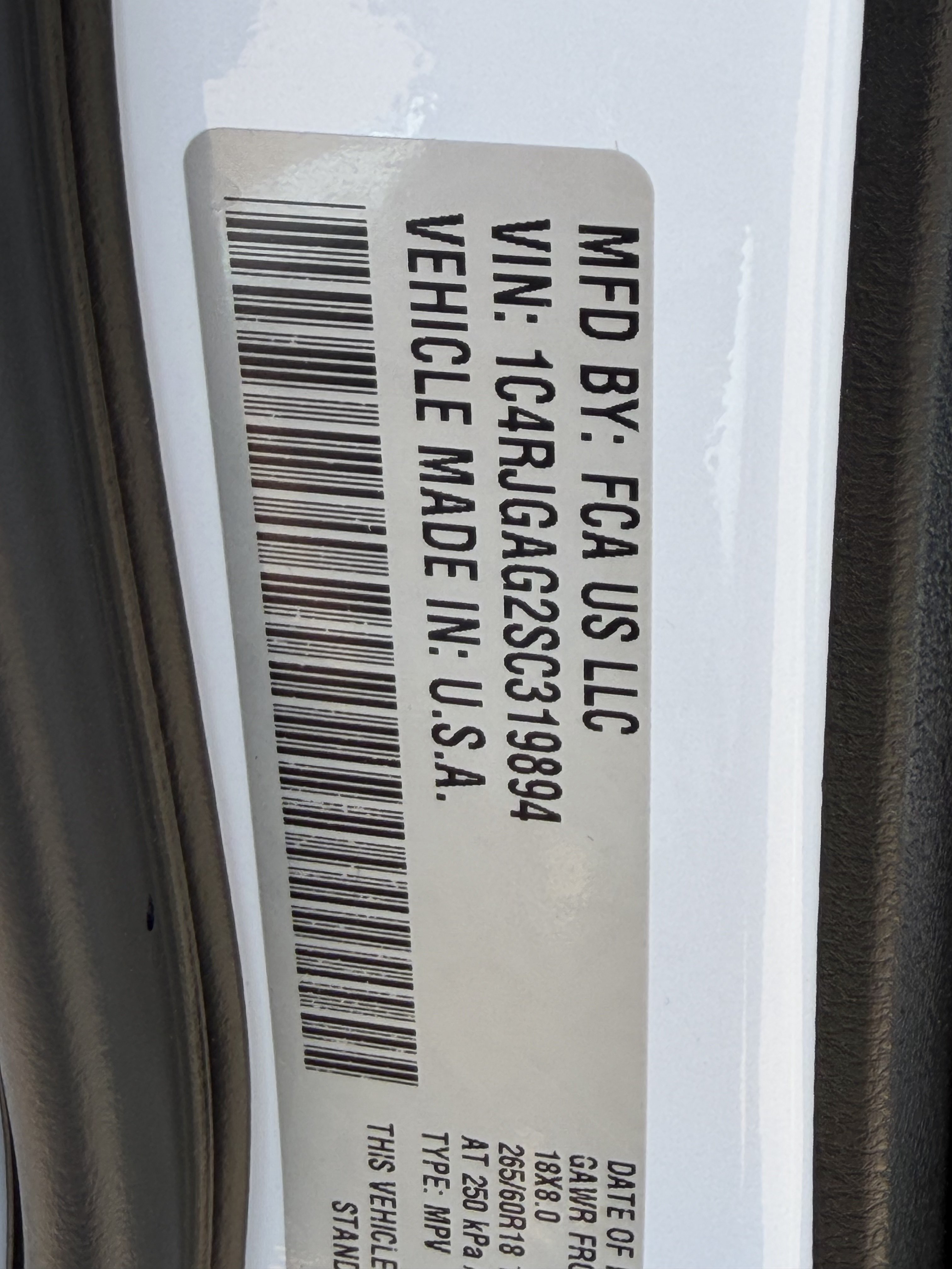 Used 2025 Jeep Grand Cherokee Altitude RWD image 29