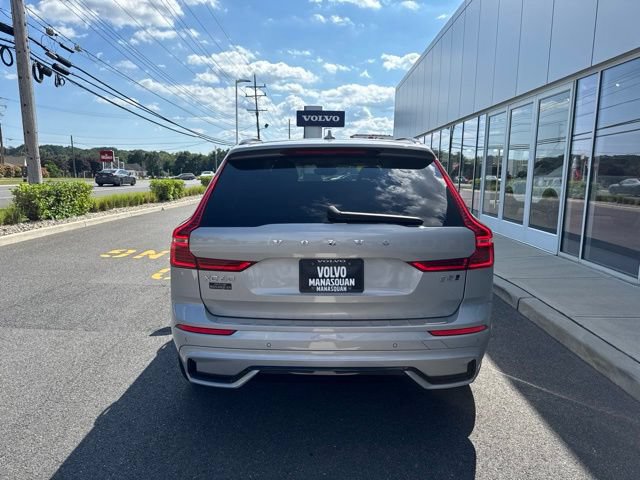 Used 2023 Volvo XC60 B5 Plus w/ Climate Package AWD/4WD image 4