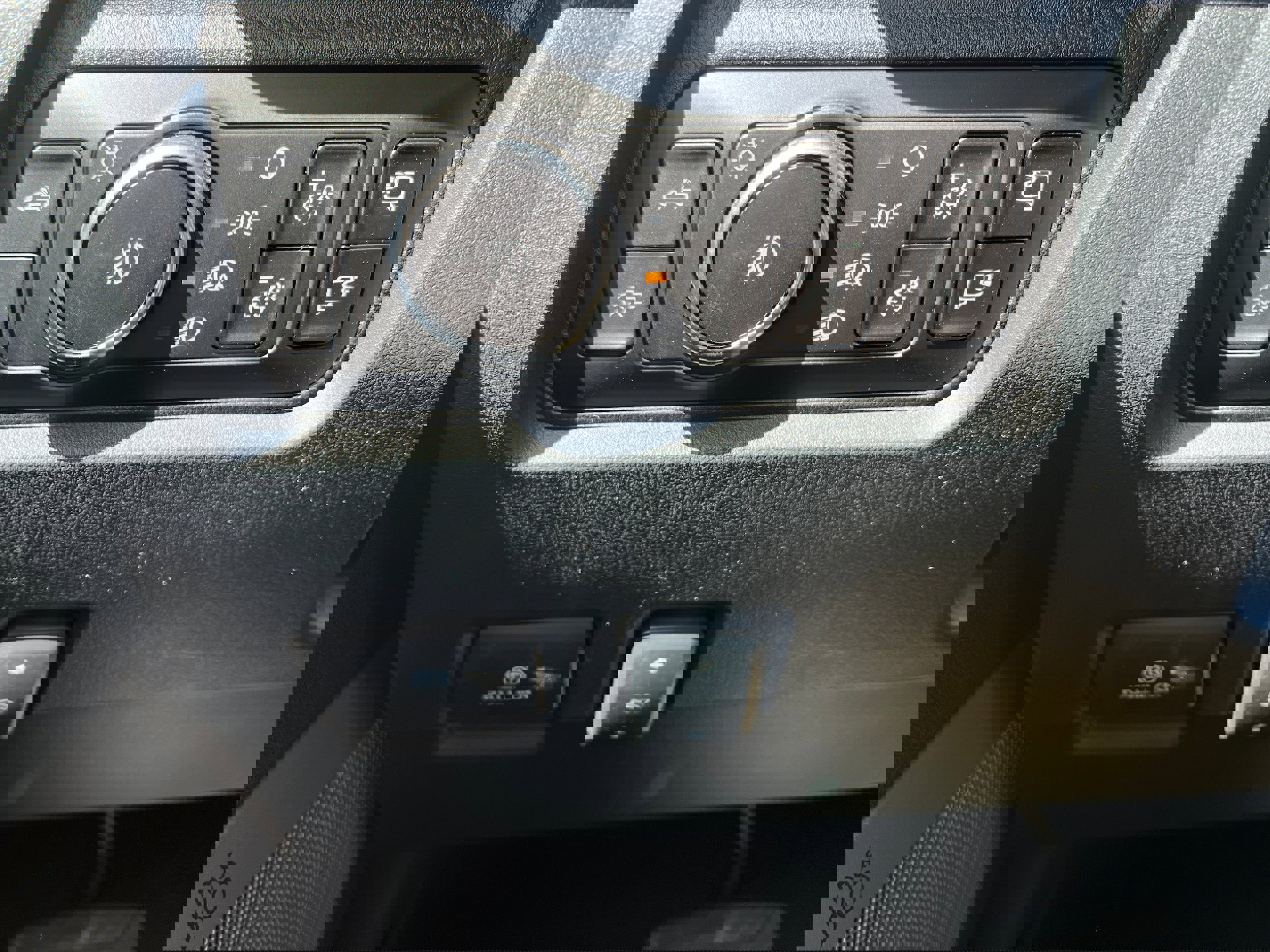 New 2026 Ford F350 Lariat w/ Black Appearance Package image 19