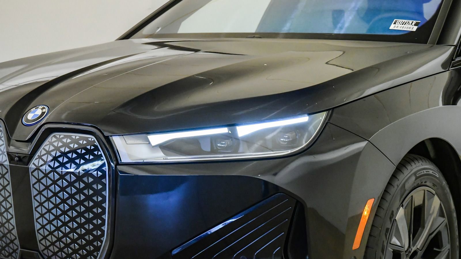 Certified 2023 BMW iX xDrive50 w/ Premium Package AWD/4WD image 9