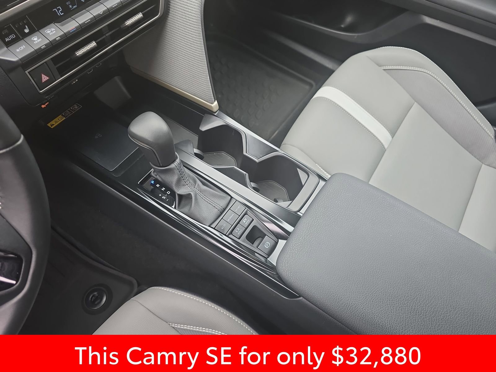 Used 2025 Toyota Camry SE w/ Convenience Package image 30