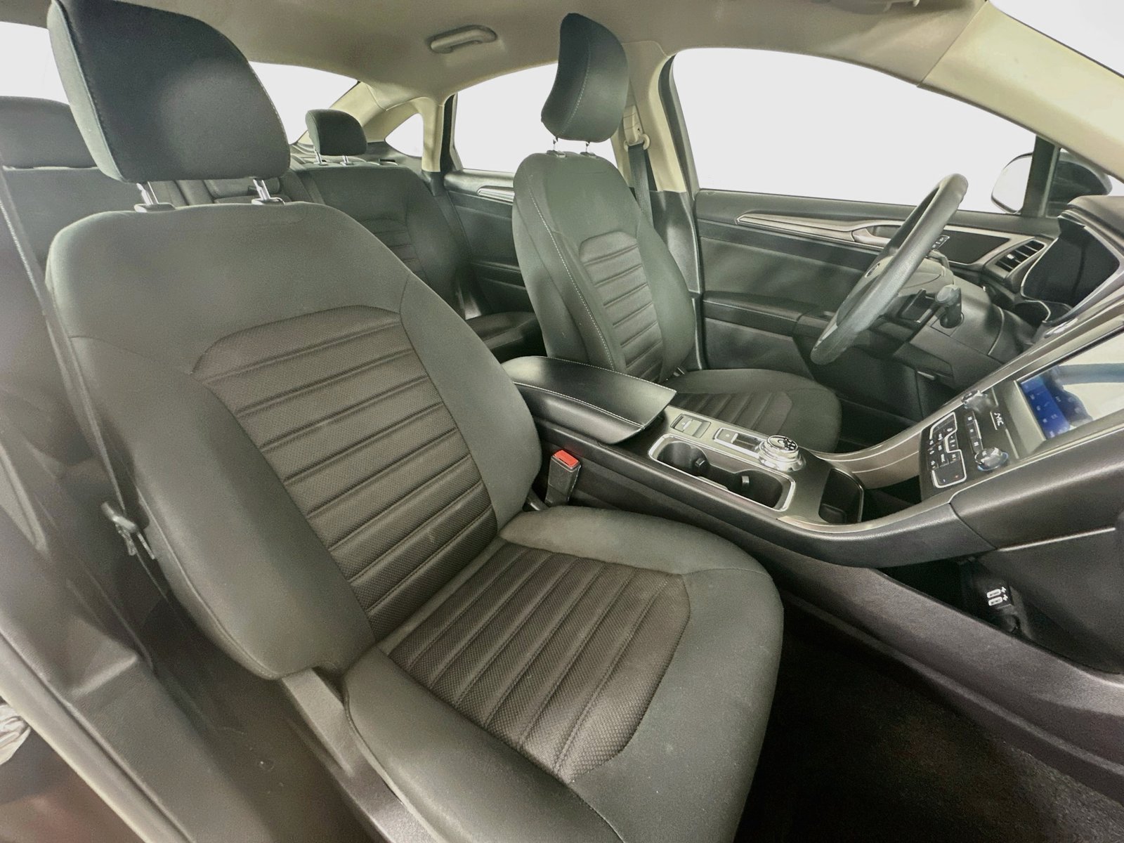 Used 2019 Ford Fusion SE FWD image 45