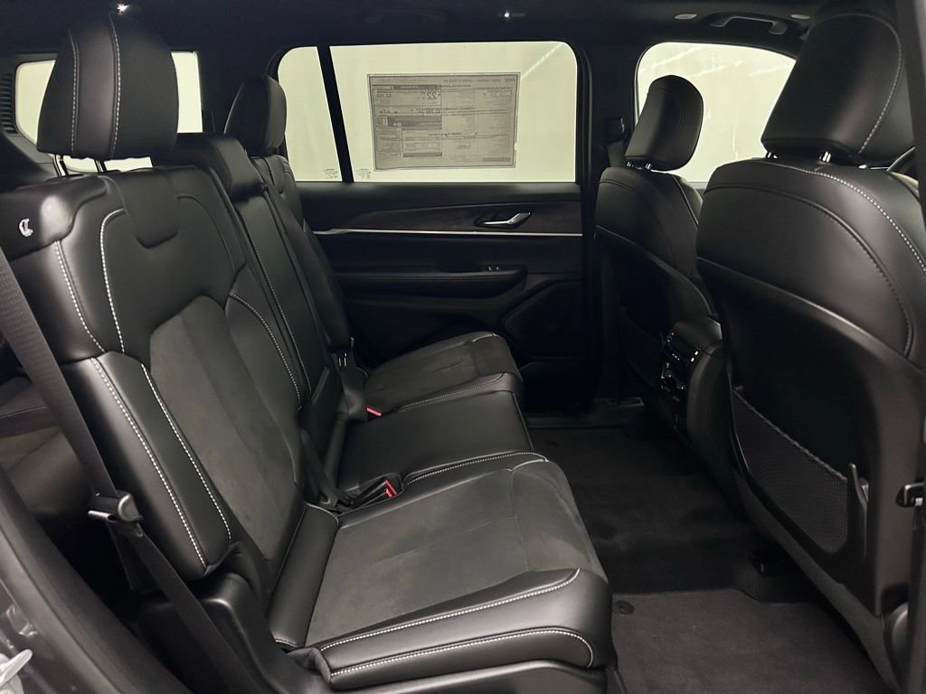 New 2026 Jeep Grand Cherokee L 4WD image 17