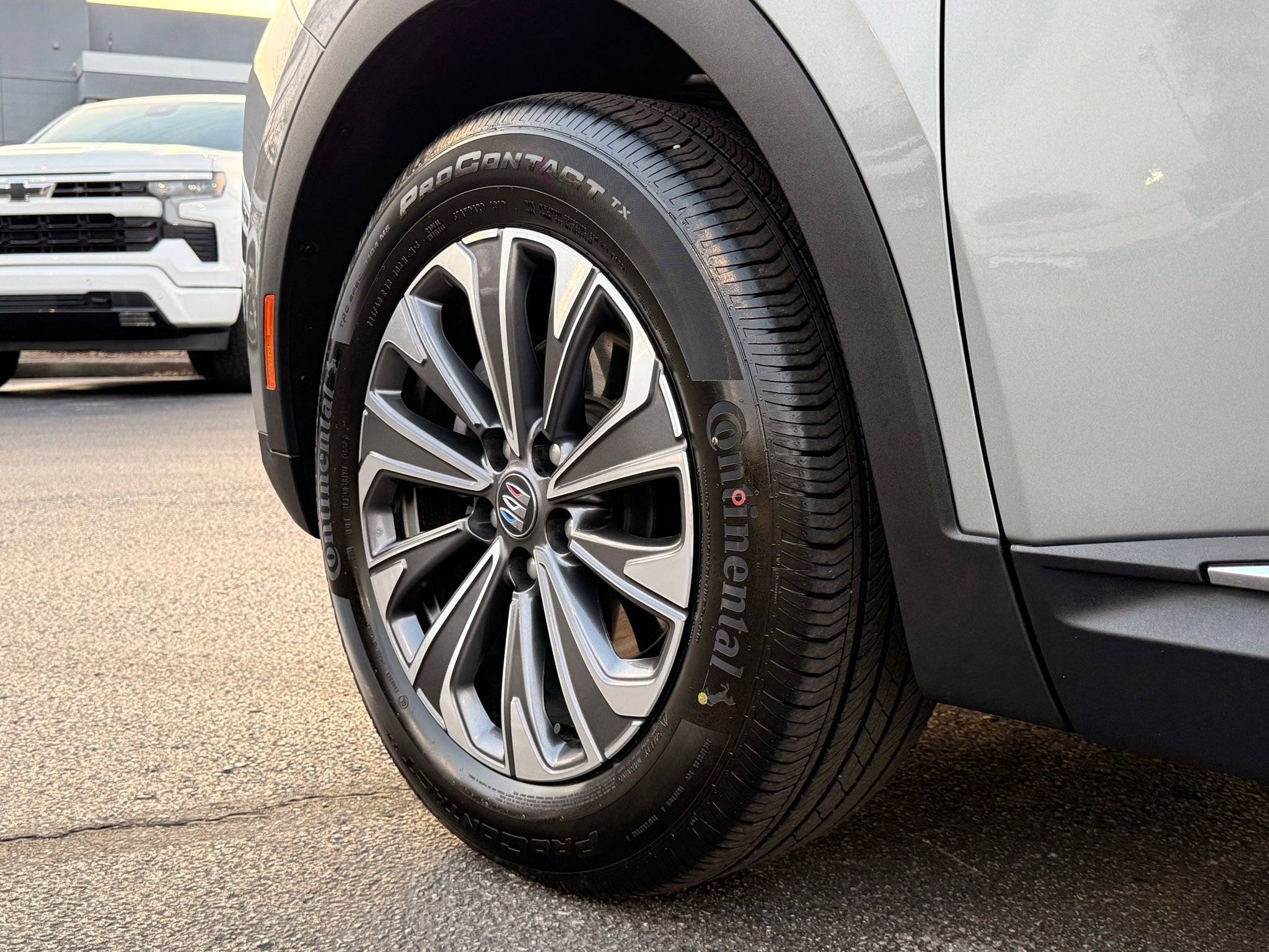 Used 2025 Buick Envision Preferred image 13