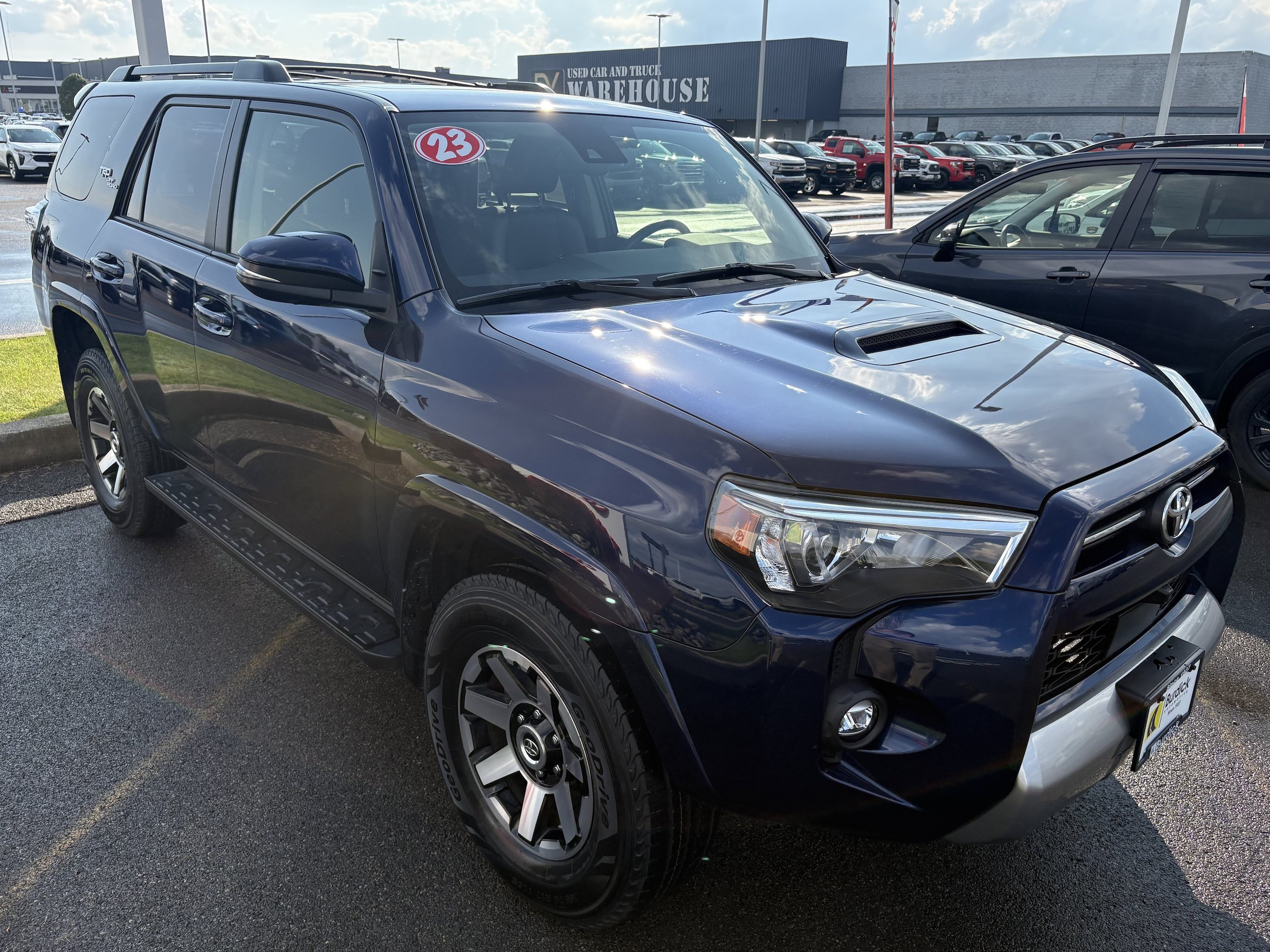 Used 2023 Toyota 4Runner TRD Off-Road Premium w/ Off Road Premium Plus Package AWD/4WD image 2