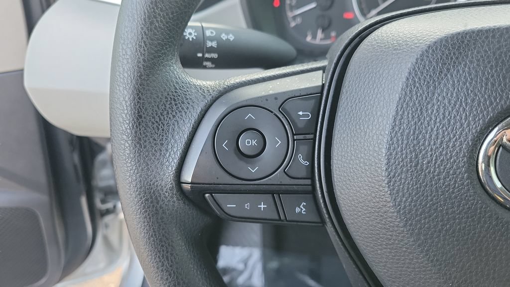 Used 2022 Toyota Corolla LE FWD image 21