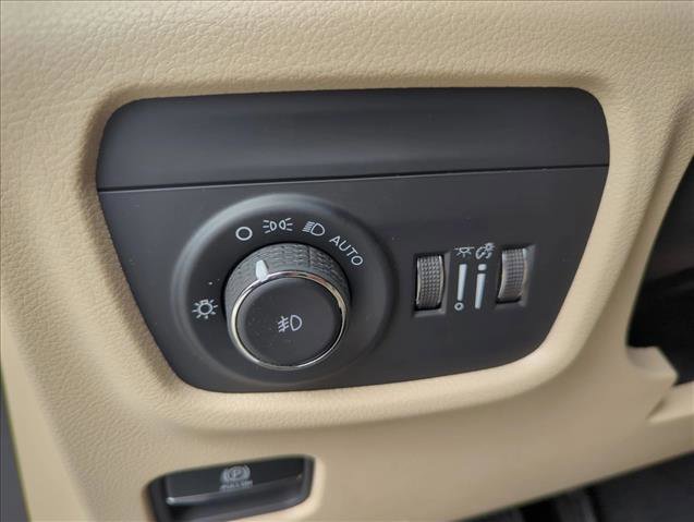 New 2026 Jeep Grand Cherokee L Limited RWD image 16
