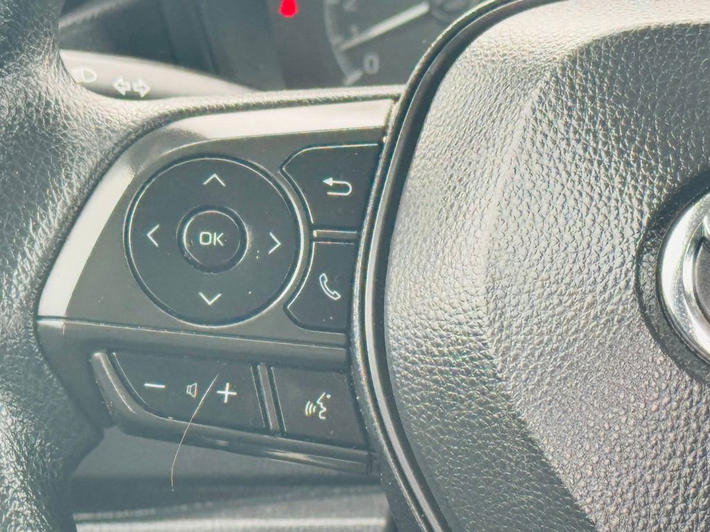 Used 2021 Toyota Corolla LE FWD image 15