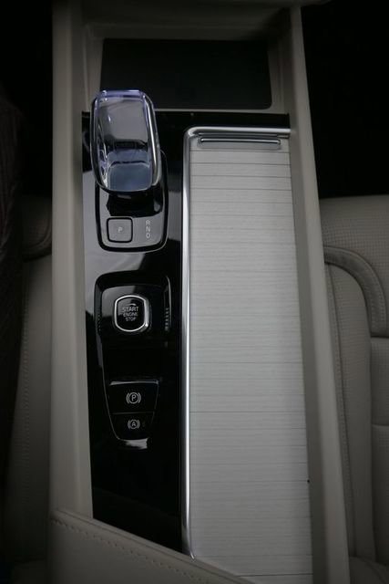 New 2026 Volvo XC60 B5 Ultra w/ Protection Package Premier image 10