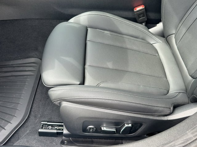 New 2026 BMW 330i Sedan w/ Premium Package RWD image 43