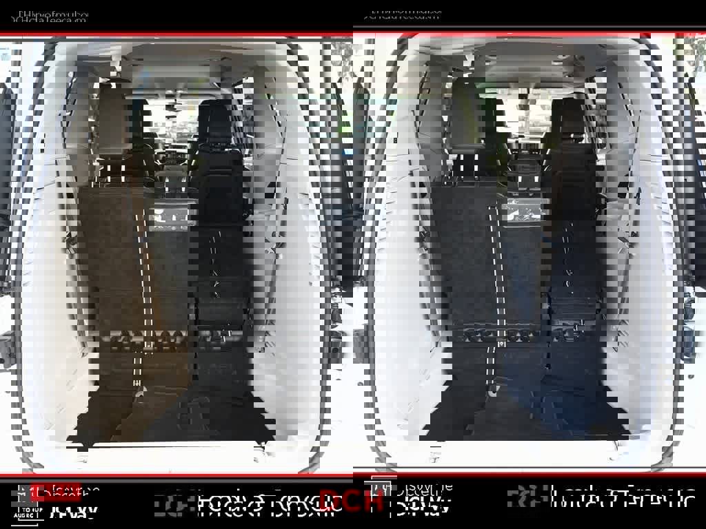 Used 2018 Chrysler Pacifica Touring-L image 22