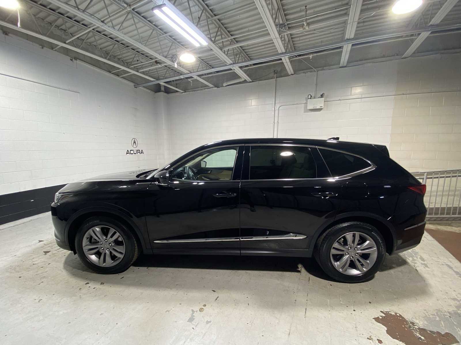 Used 2024 Acura MDX SH-AWD image 3