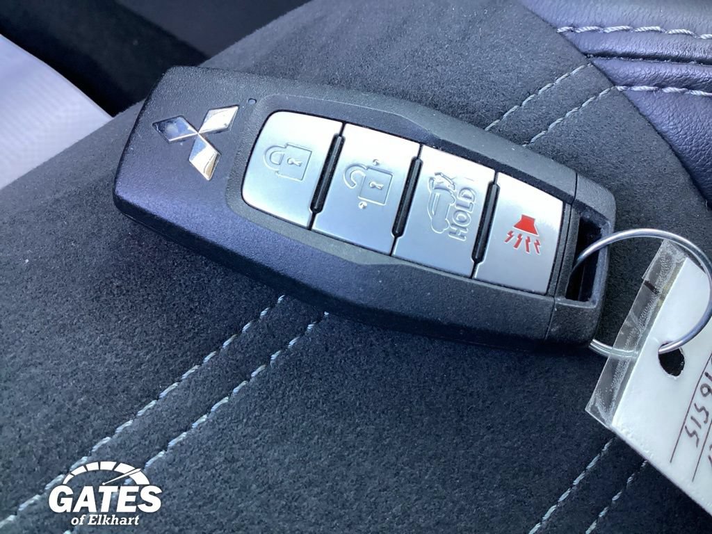 Used 2025 Mitsubishi Outlander SE AWD/4WD image 27