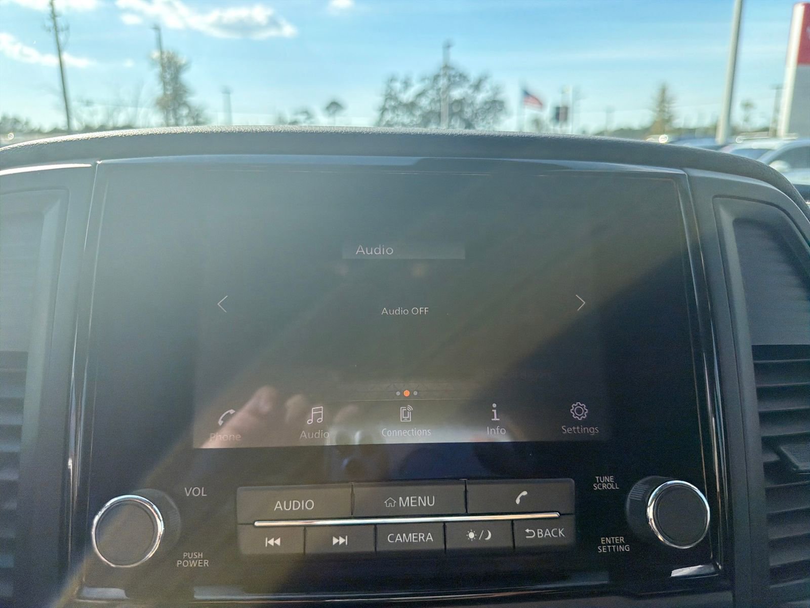 Used 2022 Nissan Titan S image 28