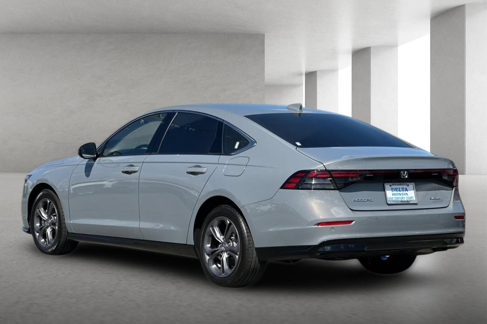 Used 2025 Honda Accord EX-L image 6