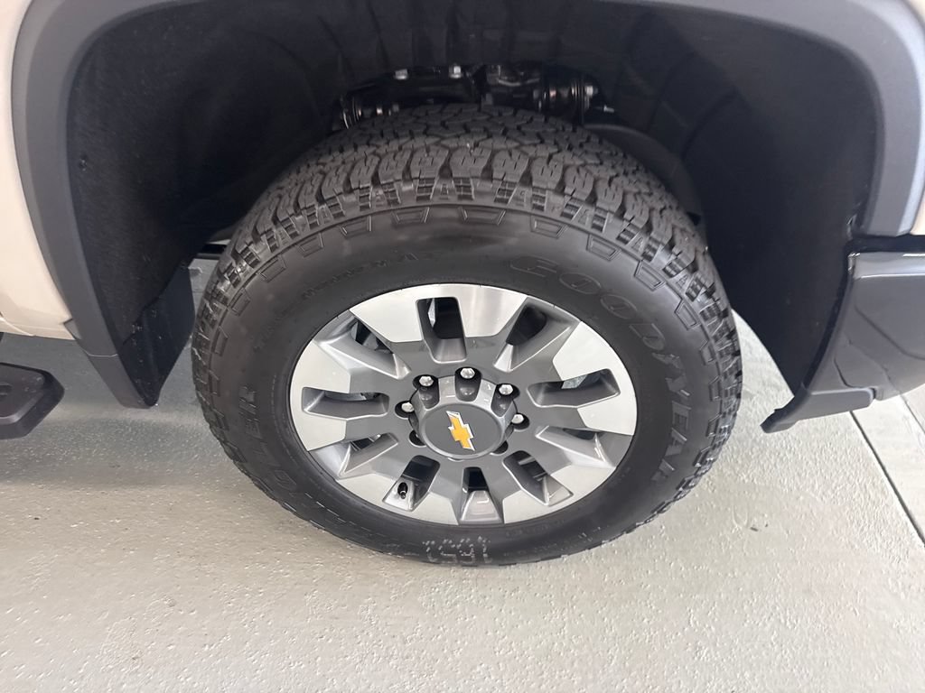 New 2026 Chevrolet Silverado 2500 Custom w/ Custom Value Package AWD/4WD image 4