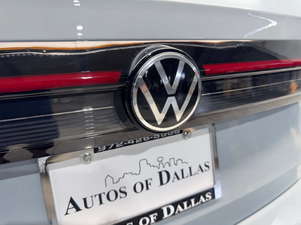 Used 2025 Volkswagen Taos SE FWD image 23