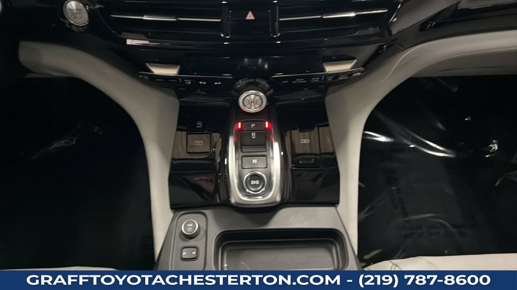 Used 2025 Acura MDX w/ Technology Package AWD/4WD image 17