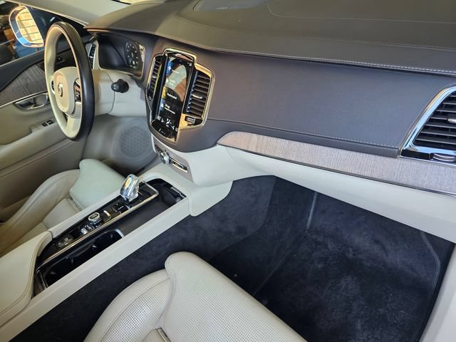 Used 2021 Volvo XC90 T8 Inscription w/ Advanced Package AWD/4WD image 16