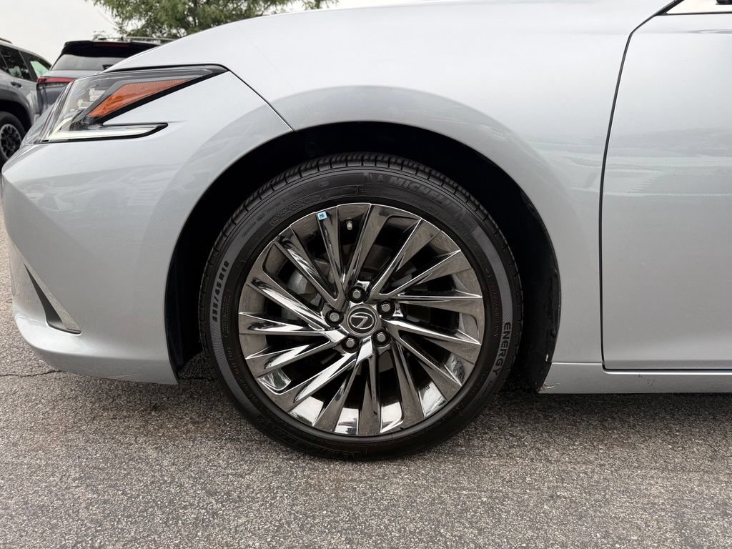 Used 2024 Lexus ES 350 Ultra Luxury w/ Accessory Package (Z2) FWD image 24