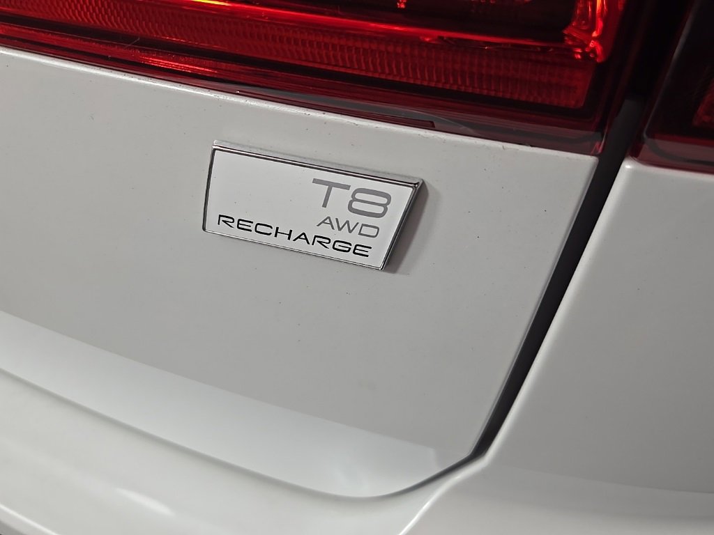 Used 2021 Volvo XC60 T8 Inscription Expression image 9
