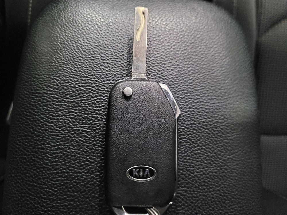 Used 2021 Kia Forte LXS FWD image 32