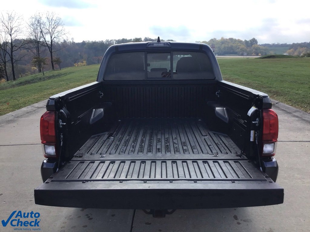 Used 2022 Toyota Tacoma SR image 5