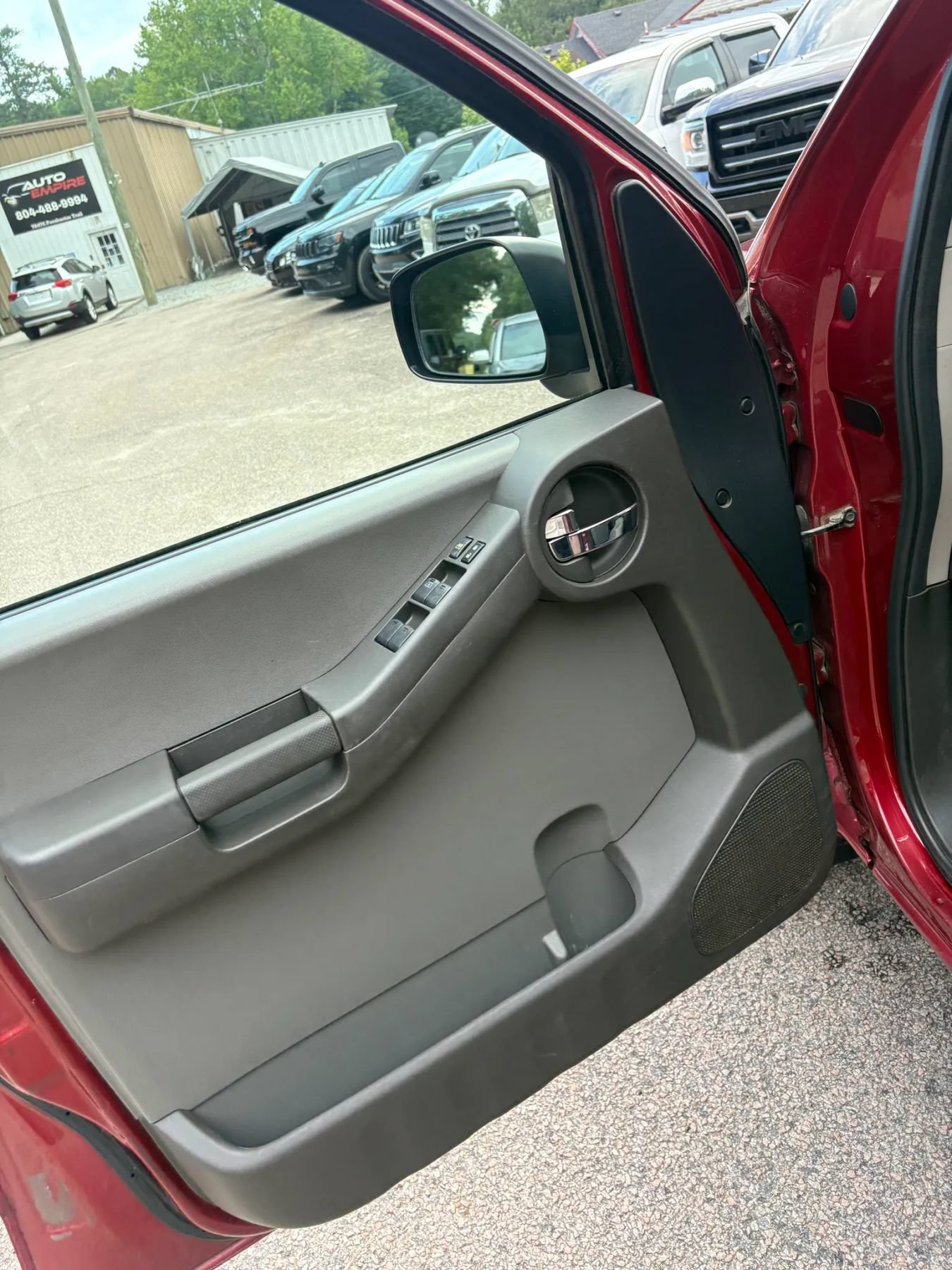 Used 2014 Nissan Xterra S AWD/4WD image 36