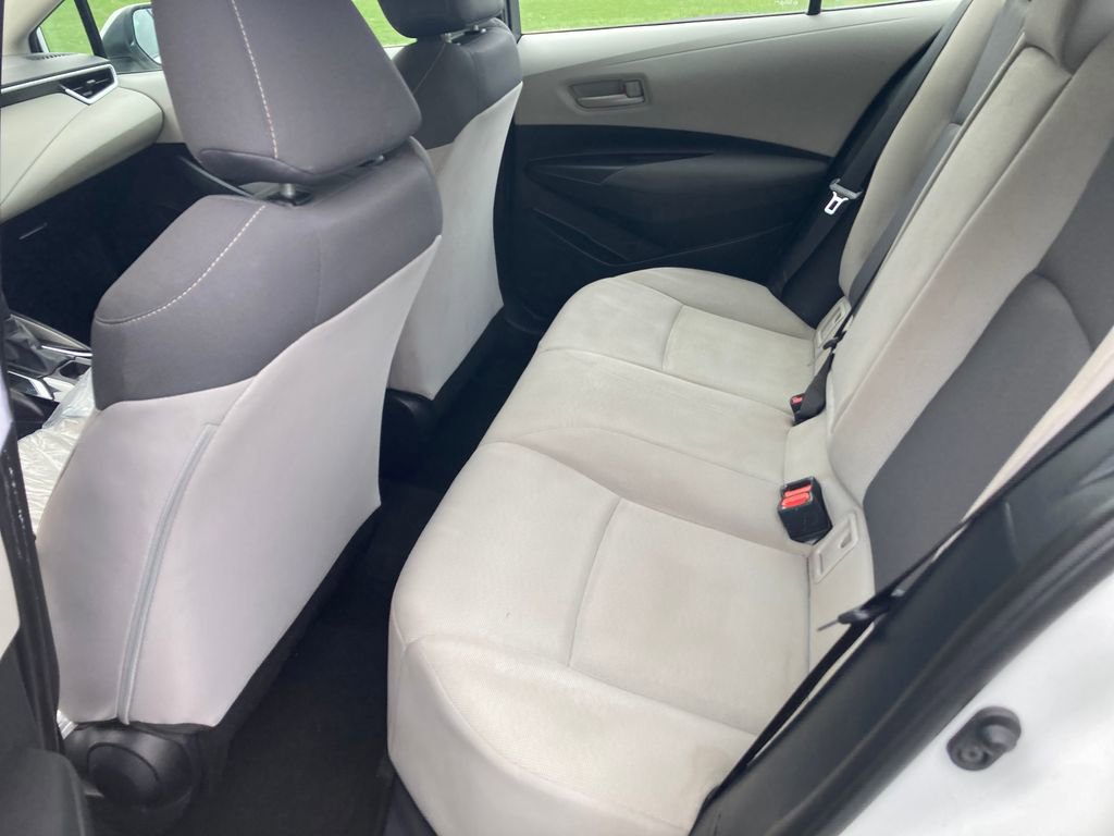 Used 2022 Toyota Corolla LE FWD image 29