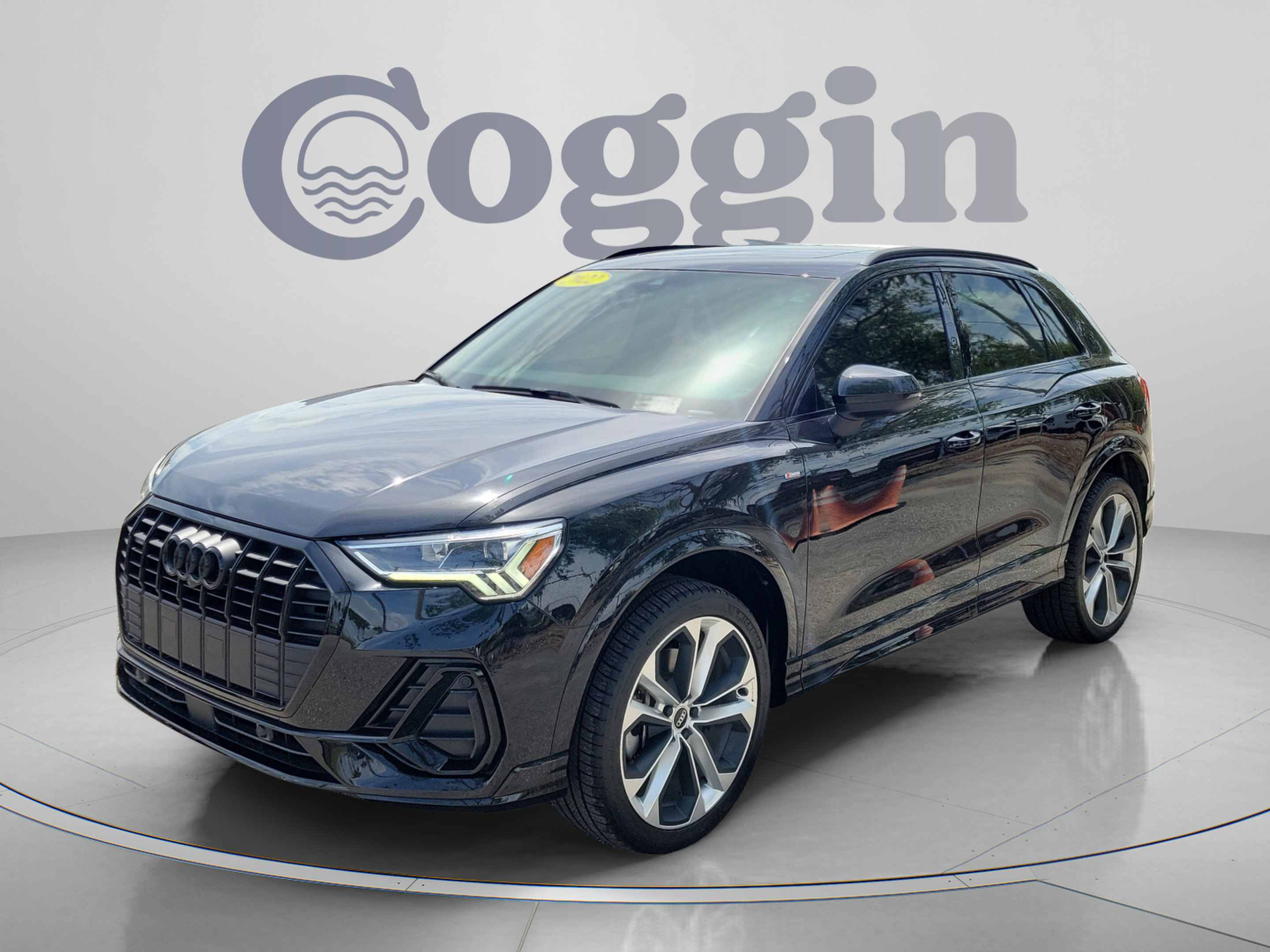 Used 2022 Audi Q3 2.0T Premium Plus w/ Premium Plus Package AWD/4WD image 1