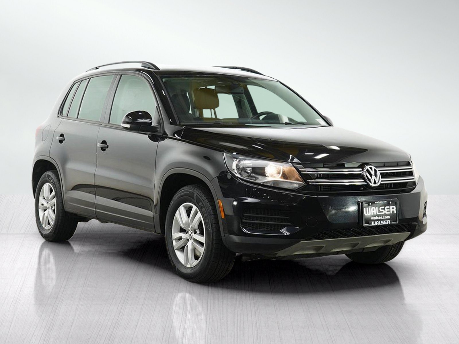Used 2017 Volkswagen Tiguan S AWD/4WD image 7