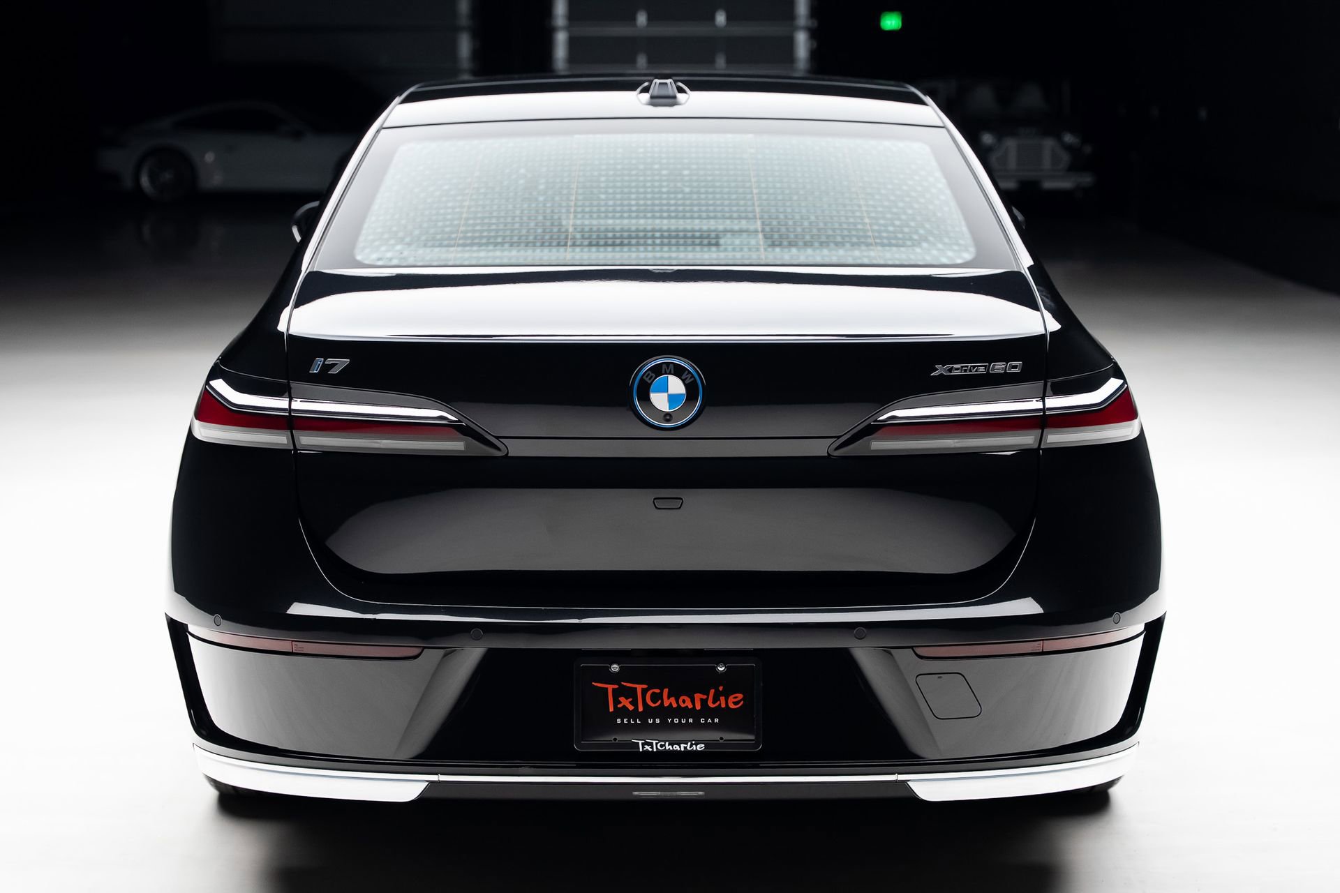 Used 2024 BMW i7 xDrive60 w/ Executive Package image 27