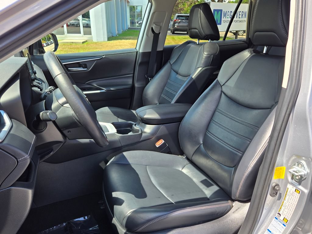 Used 2020 Toyota RAV4 XLE Premium AWD/4WD image 14