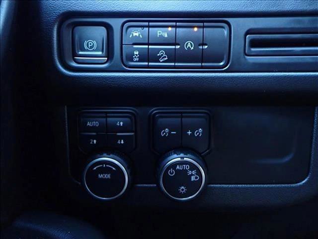 Used 2023 Chevrolet Suburban Premier image 26