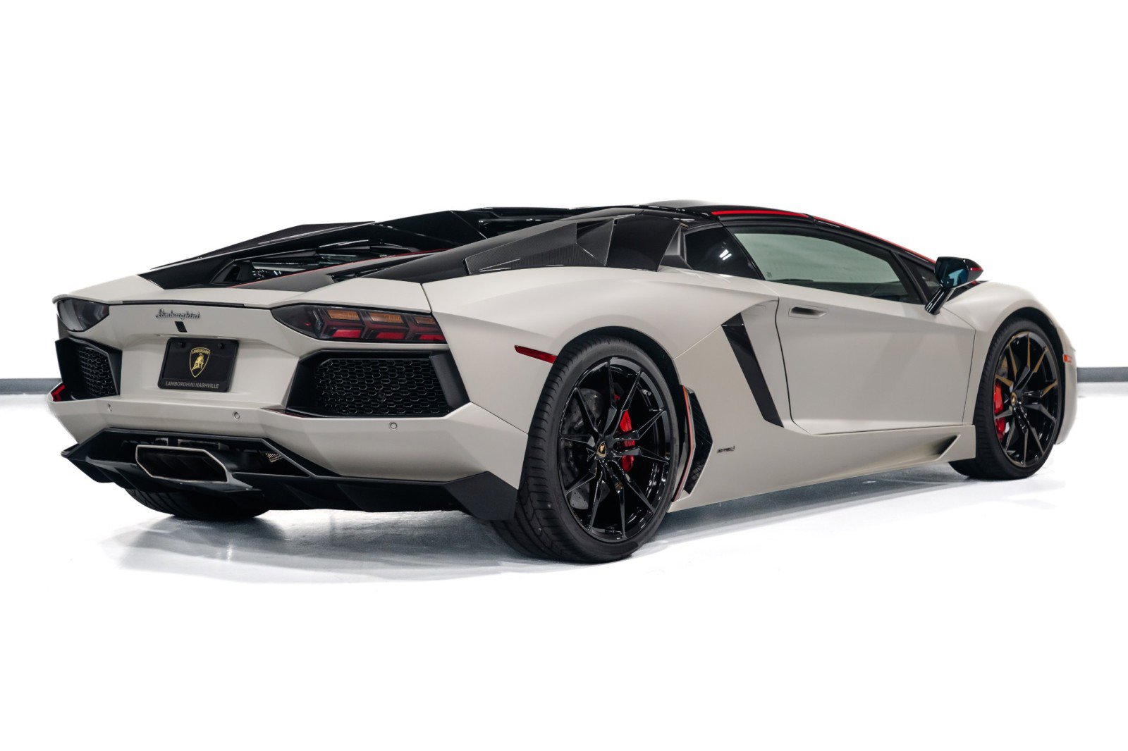 Used 2016 Lamborghini Aventador LP 700-4 image 8