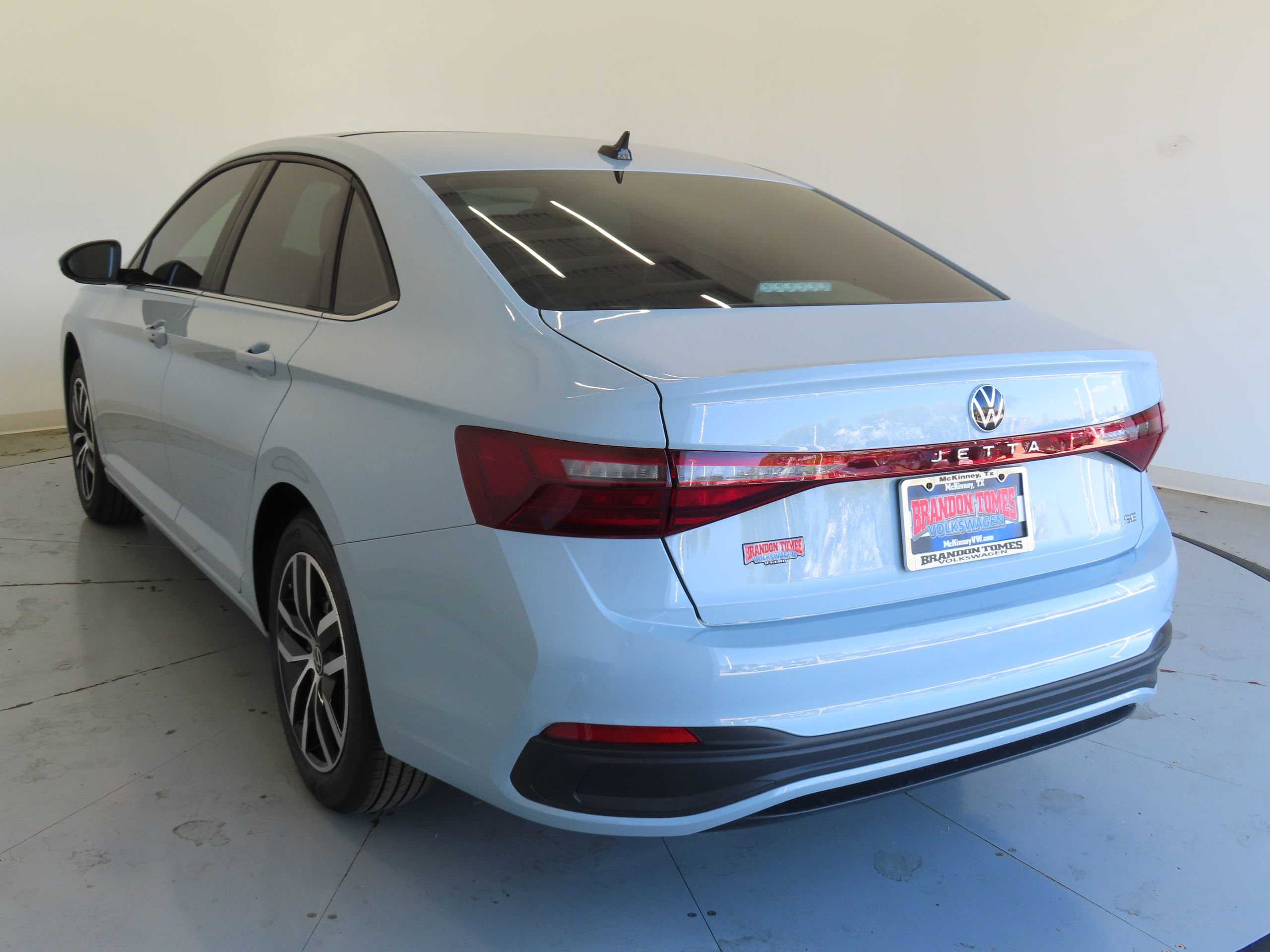New 2025 Volkswagen Jetta SE FWD image 5