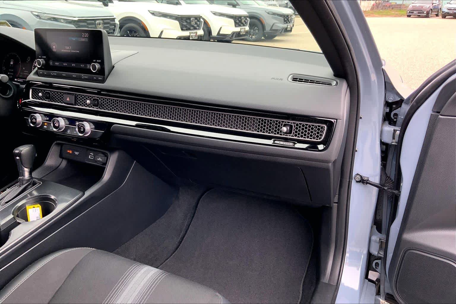 Used 2023 Honda Civic Sport image 19