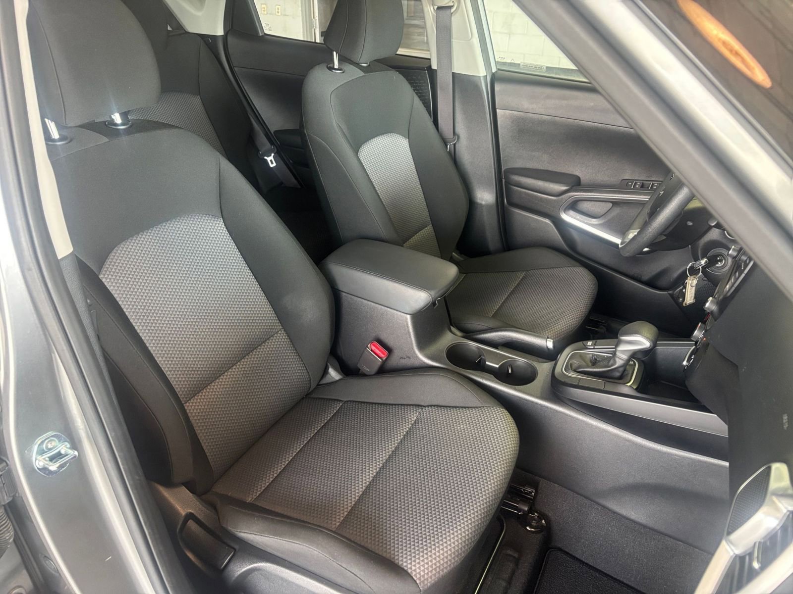 Used 2025 Kia Soul LX w/ LX Technology Package FWD image 39