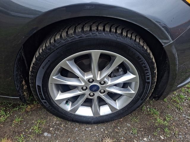 Certified 2017 Ford Fusion SE FWD image 10