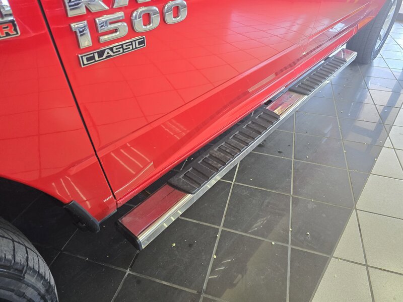 Used 2019 RAM 1500 Classic SLT image 23