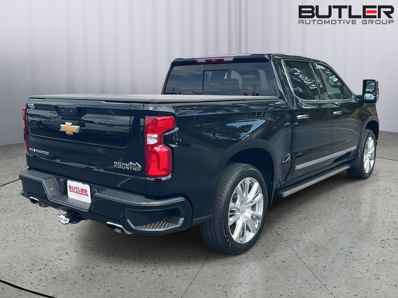 Used 2024 Chevrolet Silverado 1500 High Country w/ High Country Premium Package image 6